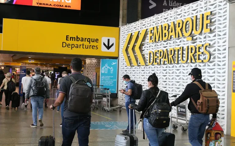 sinais de radiofrequência causam interferência no aeroporto