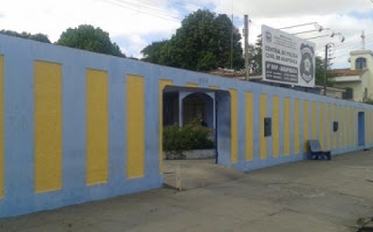 Dupla armada invade agencia de turismo em Arapiraca