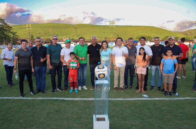 São José da Laje: prefeita Ângela Vanessa inaugura maior complexo esportivo da região