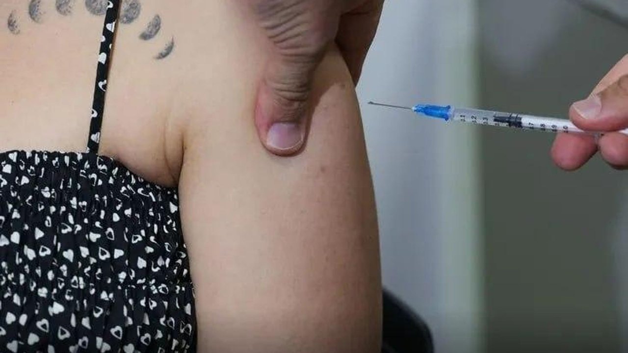 Brasil vai testar 1ª vacina nacional de mRNA em humanos e mira avanço contra câncer