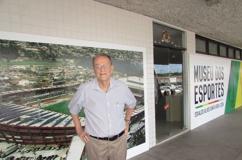 Lauthenay Perdigão conta história do Trapichão na Bienal do Livro
