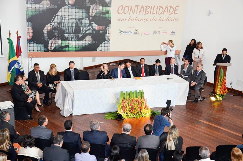 Otávio Lessa compareceu ao ato de assinatura da Lei de Combate à Corrupção