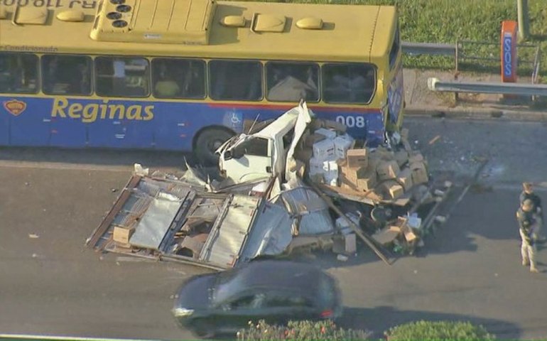 Ônibus da banda Limão com Mel se envolve em acidente na Bahia: &#8216;Estamos bem&#8217;