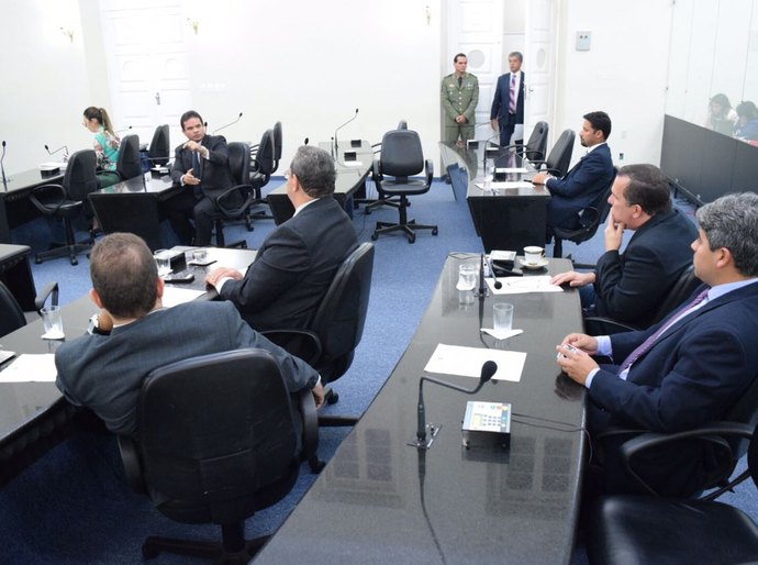 Plenário da ALE realiza amplo debate sobre trâmite de matérias legislativas