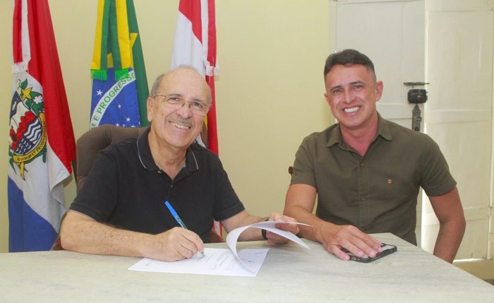Ronaldo Lopes anunciou PL com 8% de reajuste salarial para servidores da educação