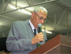 No encerramento do culto, homenagem para o pastor José Neco