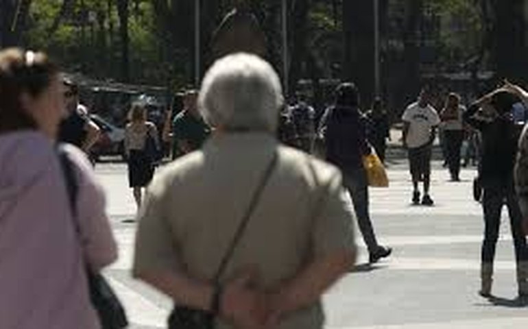 Análise: Democracia e eleições são pontes entre gerações