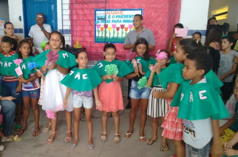 Escolas de Marechal Deodoro realizam homenagens ao Dia das Mães