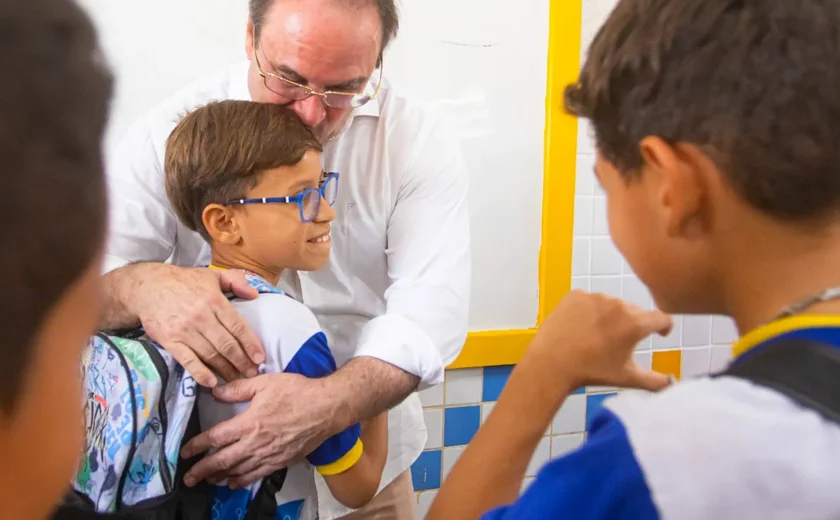 Prefeito Luciano reforça a rede municipal com a requalificação de escolas e novas creches