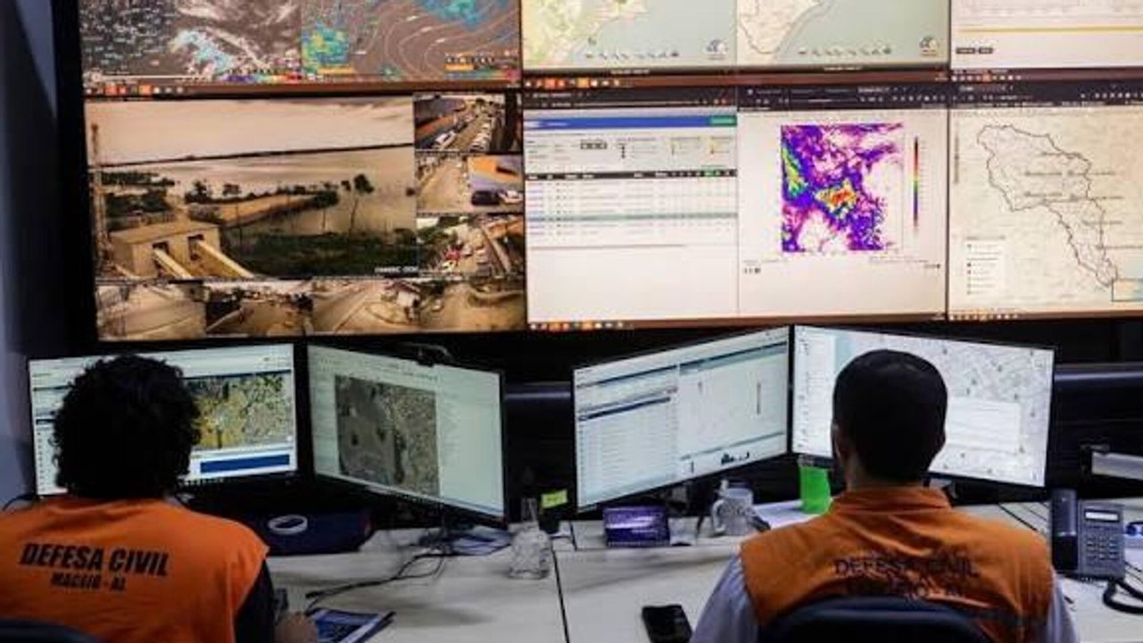 Cerca de 30 milhões de pessoas receberam alertas indevidos da Defesa Civil