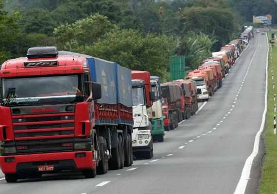 Entidades de transporte se dividem em relação à greve dos caminhoneiros