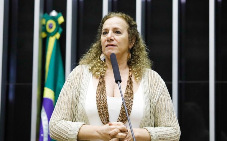 Comissão aprova punição para farmácias que repassam dados de prescrição médica a farmacêuticas