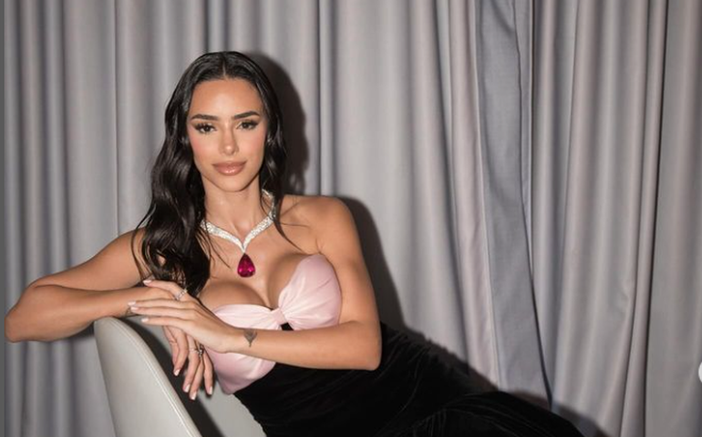 Bruna Biancardi desabafa após ser criticada por decote no Festival de Cannes