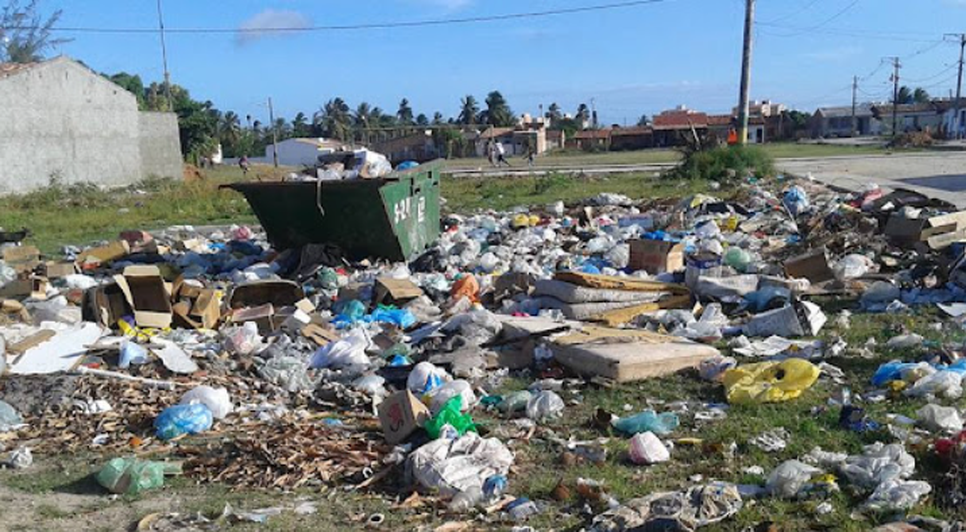 Coleta de lixo em Nossa Senhora do Socorro é interrompida por falta de pagamento