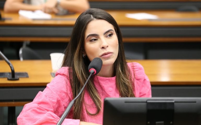 CCJ aprova garantia de emissão de documentos com acessibilidade para deficientes visuais