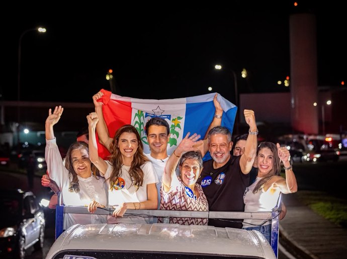 JHC é recebido por apoiadores em Maceió no primeiro dia de campanha ao Governo de Alagoas