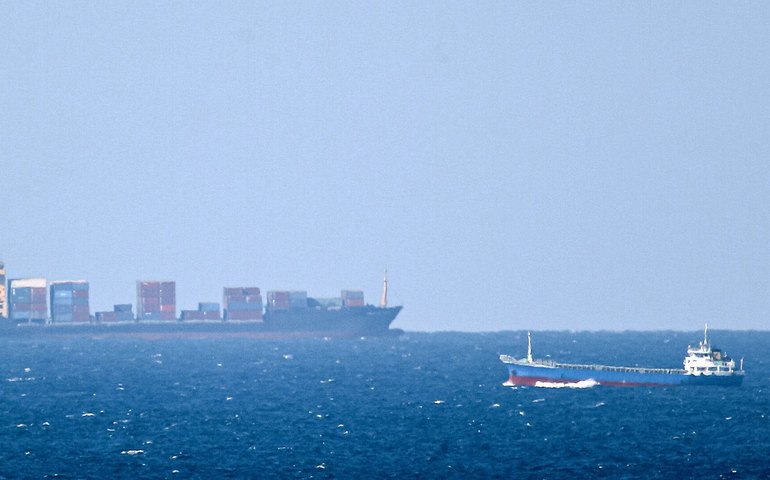 Bloqueio no estreito de Ormuz pode afetar fornecimento de fertilizantes ao Brasil