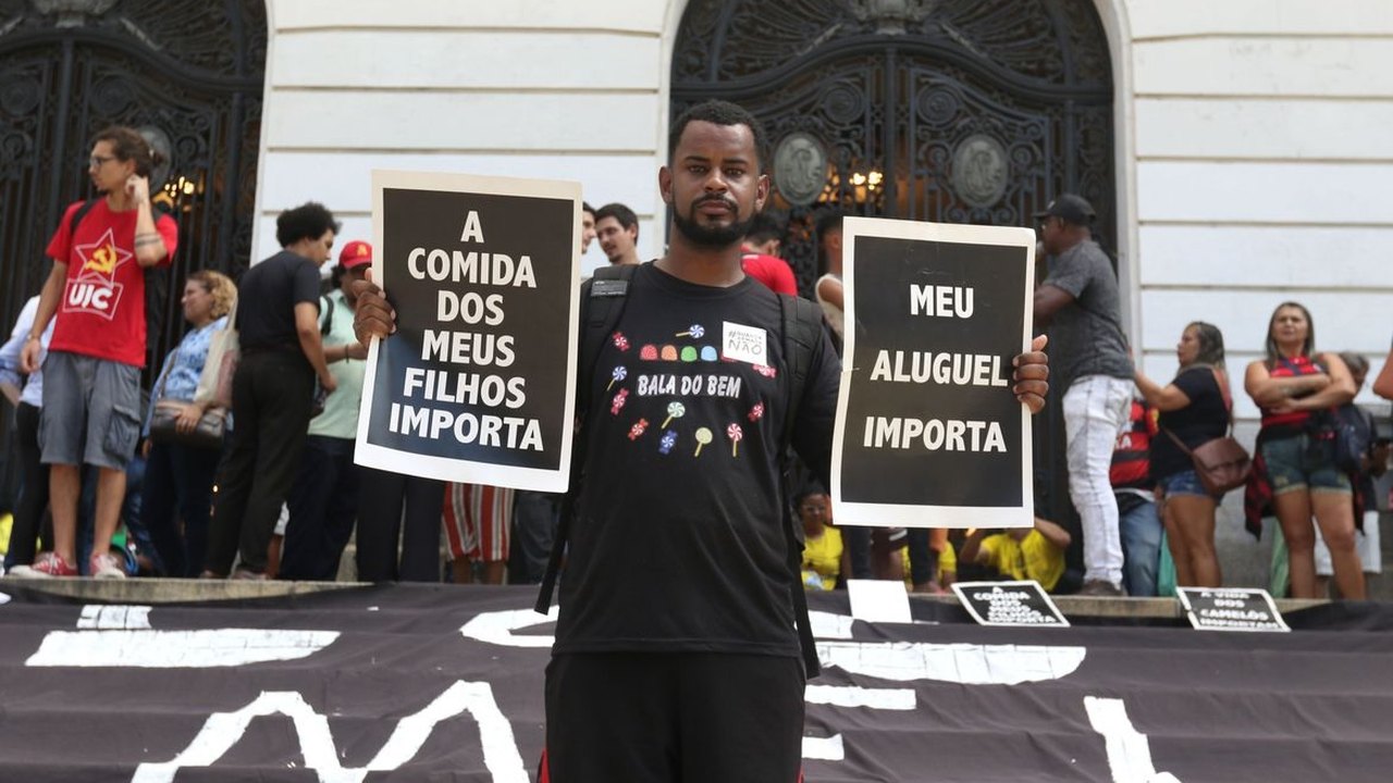 Camelôs fazem ato na Cinelândia pela regularização dos trabalhadores