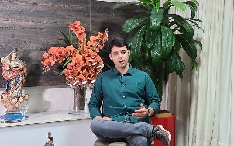 Felipe Jatobá é eleito prefeito de Jequiá da Praia