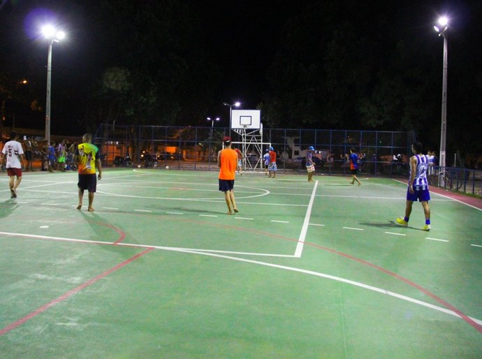 Revitalização de área de lazer incentiva prática esportiva