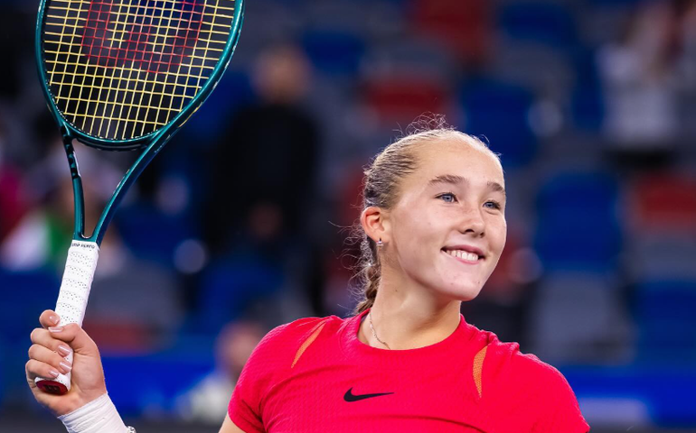 Andreeva vence Dubai, é a mais jovem campeã de WTA 1000 e vai ao top 10 do ranking aos 17 anos