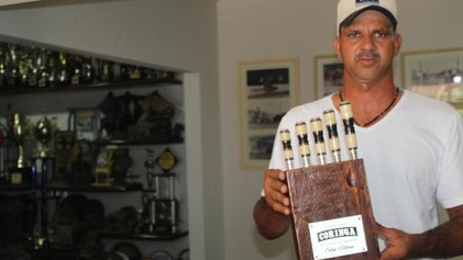 Grupo Coringa presta homenagem ao vitorioso vaqueiro Celso Vitório