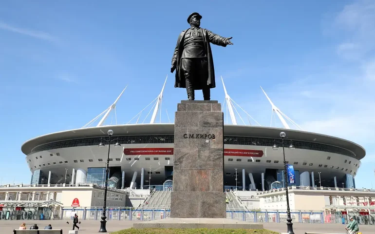 Batalha entre Zeus, Odin e Perun? Relâmpagos cobrem o céu de São Petersburgo na madrugada de hoje (25)