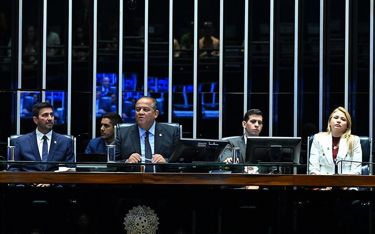 Senado homenageia os 35 anos da Universidade Estadual do Tocantins