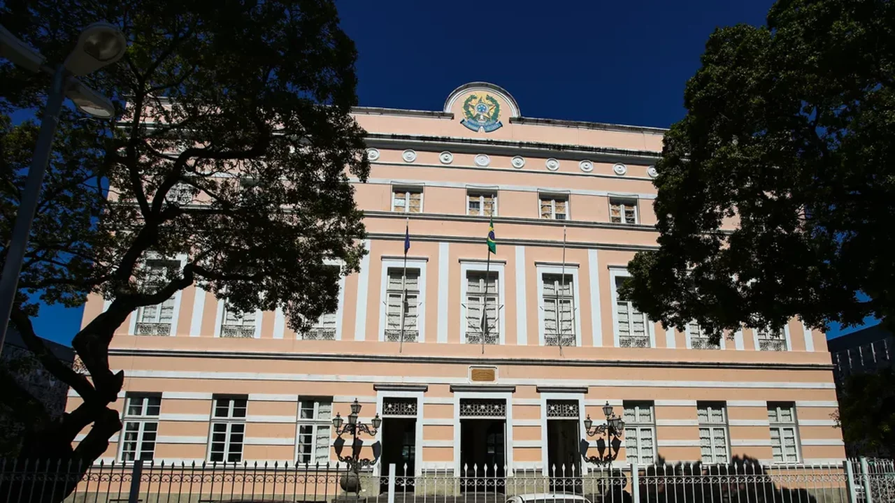 Em Alagoas, legislativos ditam regras como exemplos de parlamentarismo