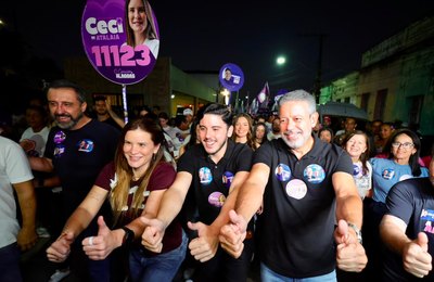 Ceci faz grande caminhada em Atalaia ao lado de Arthur Lira, Alvinho e lideranças políticas