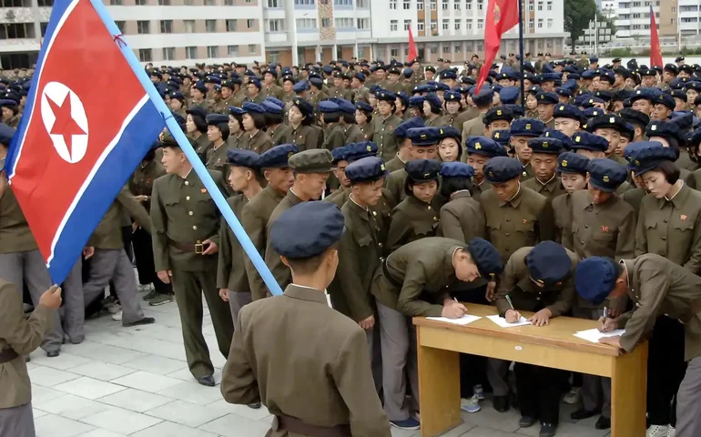 Coreia do Norte confirma pela que enviou tropas à Rússia para apoiar guerra contra a Ucrânia