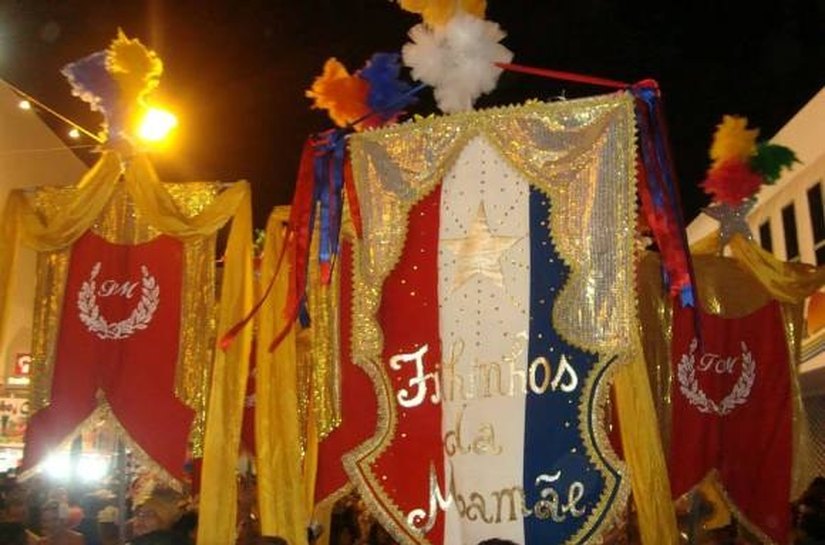 Tradicional bloco Filhinhos da Mamãe é um dos destaques das prévias carnavalescas