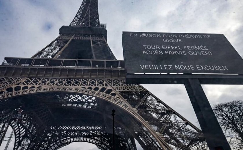 Turistas frustrados: Torre Eiffel amanhece fechada pelo terceiro dia consecutivo devido a greve