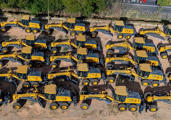 Lula entrega 318 máquinas agrícolas para 301 municípios mineiros