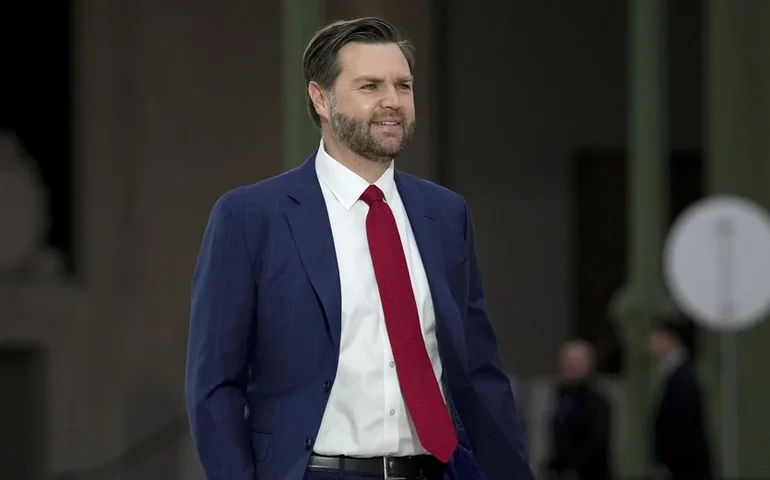 Maior perigo da Europa é a própria Europa, e não Rússia ou China, diz JD Vance