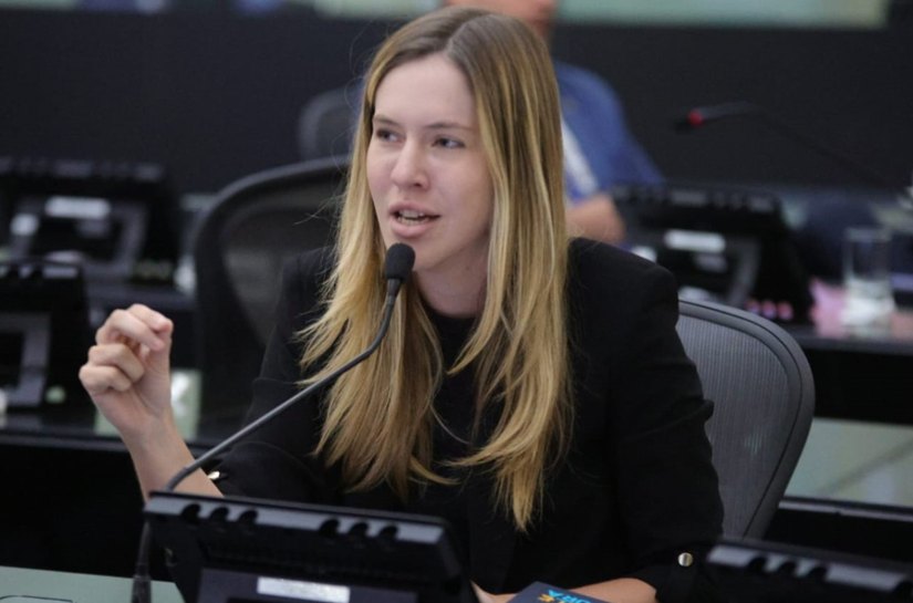 Cibele Moura anuncia fim dos fogos com estampido em Alagoas a partir de 2026