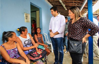 Prefeito Rui Palmeira acompanha assistência às vítimas das chuvas no Casa