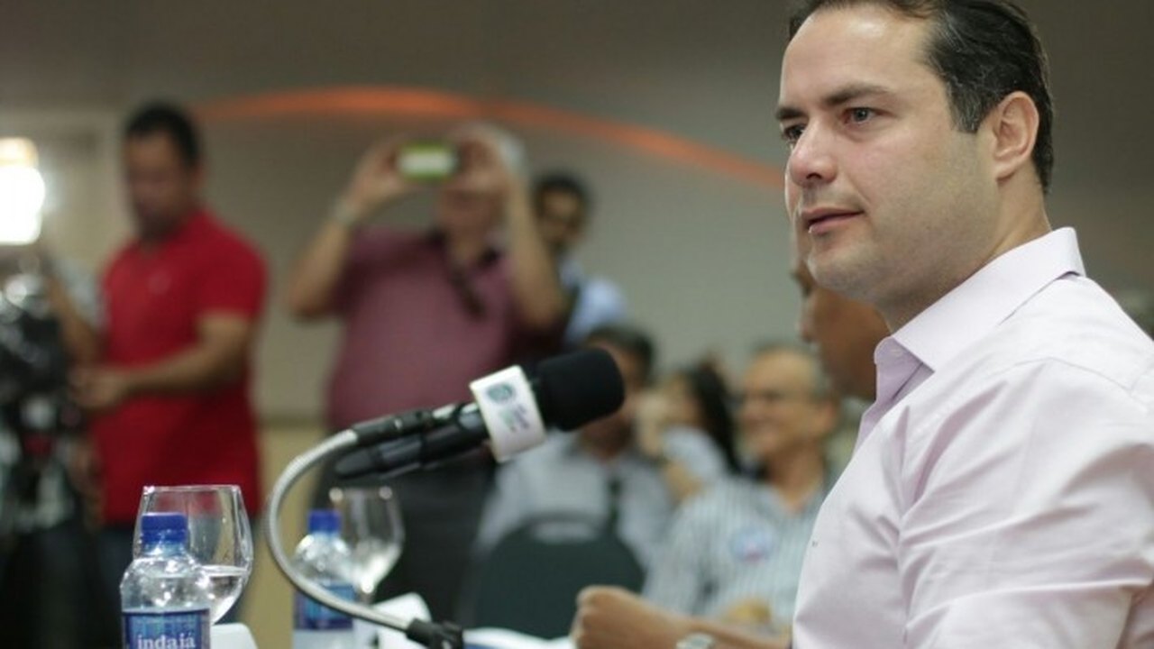 Renan mostra propostas para governar Alagoas em debate no rádio