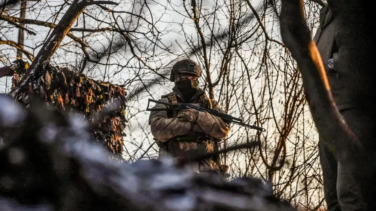 Ucrânia e EUA iniciam conversas sobre fim da guerra, horas após ataque com drones