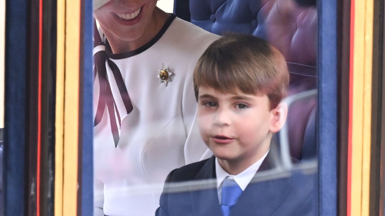Príncipe Louis protagoniza momentos fofos em primeira aparição oficial da mãe, Kate Middleton; veja vídeos