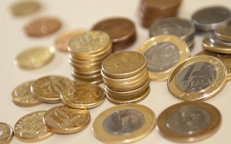 Tesouro estima que Dívida Pública Federal pode chegar a R$ 2,6 trilhões em 2015