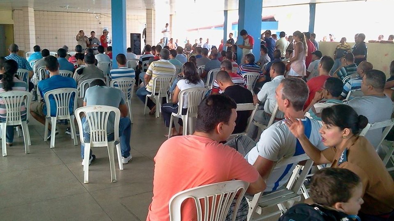 Militares se reúnem em assembleia para discutir contraproposta do Governo do Estado
