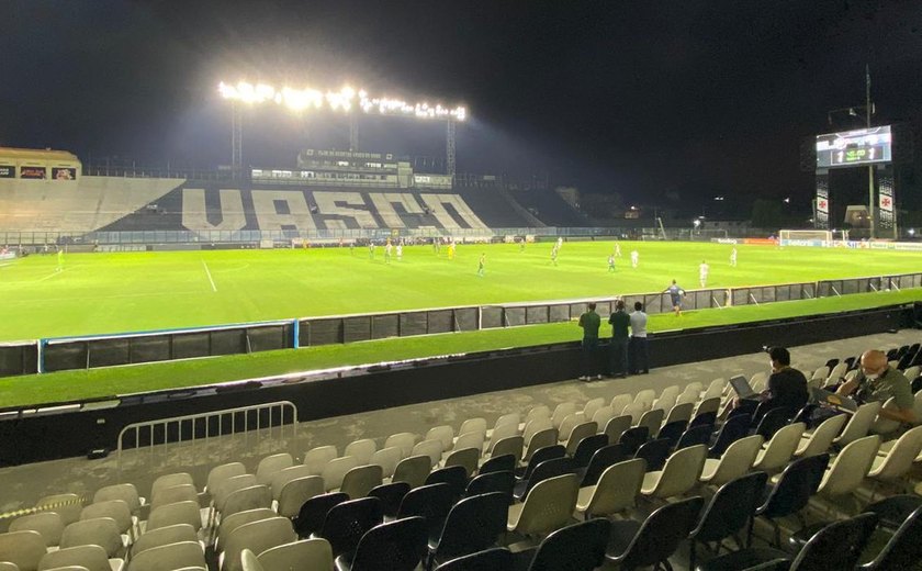 Vasco recebe Ponte Preta em busca da primeira vitória na Série B