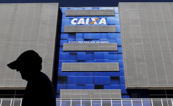 O dinheiro será depositado nas contas poupança digitais O dinheiro será depositado nas contas poupança digitais