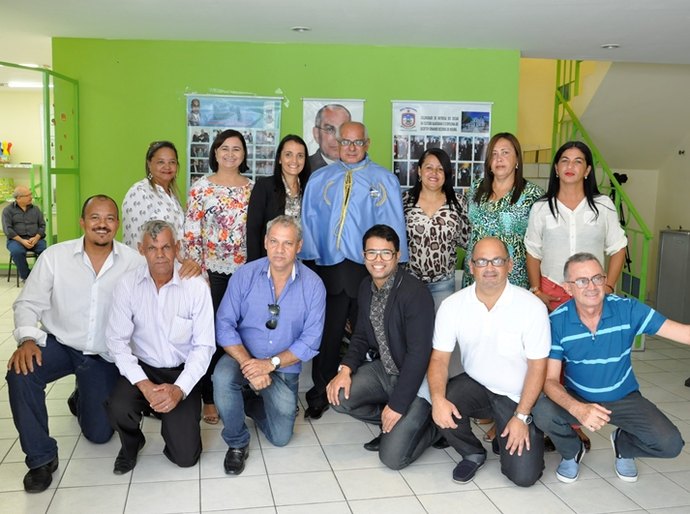 Prefeitura faz homenage ao poeta miguelense Ernande Bezerra de Moura