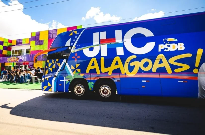 Justiça libera circulação do Busão da Mudança de JHC