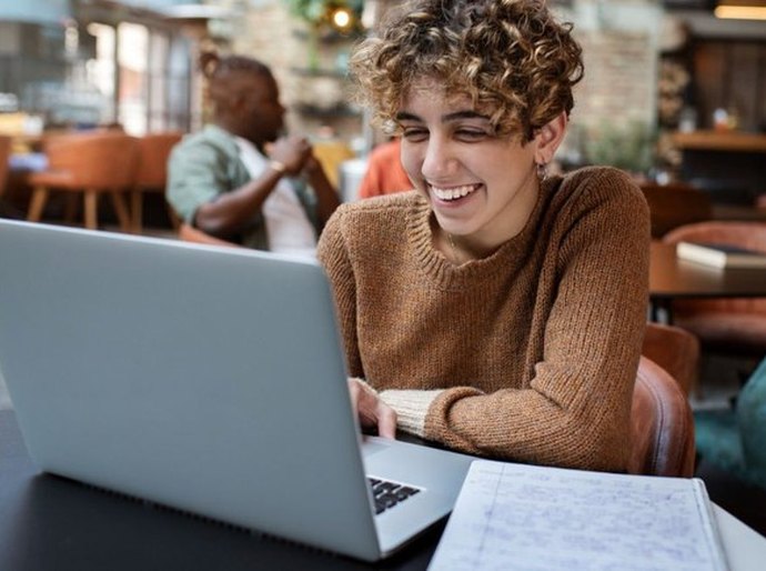 Ministério do Turismo tem vagas abertas para curso online e gratuito de atendimento ao turista