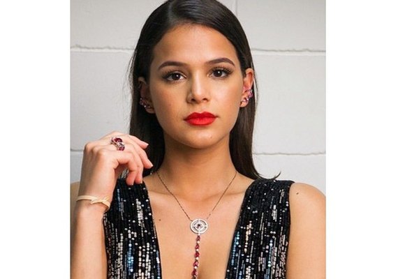 Bruna Marquezine usará joias de R$ 85 mil no Caldeirão de Ouro