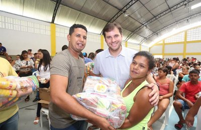 Prefeitura entrega cestas nutricionais e sorteia brindes para grávidas e nutrizes de Marechal