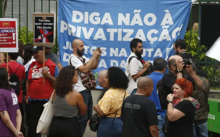 Gucci,  grife italiana de luxo, enfrenta greve de funcionários pela primeira vez